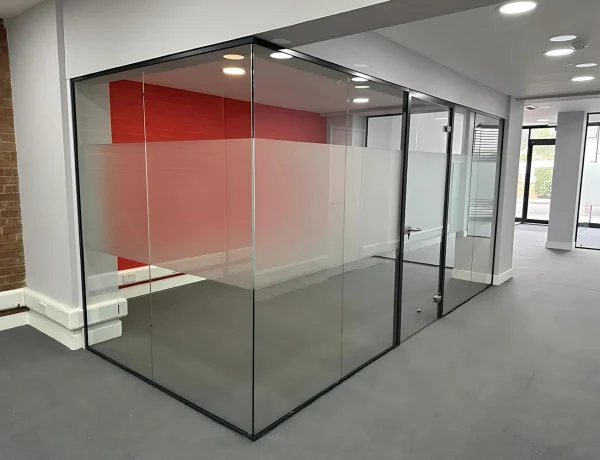 90° 2-Way Corner i-line dry joints for glass partitioning